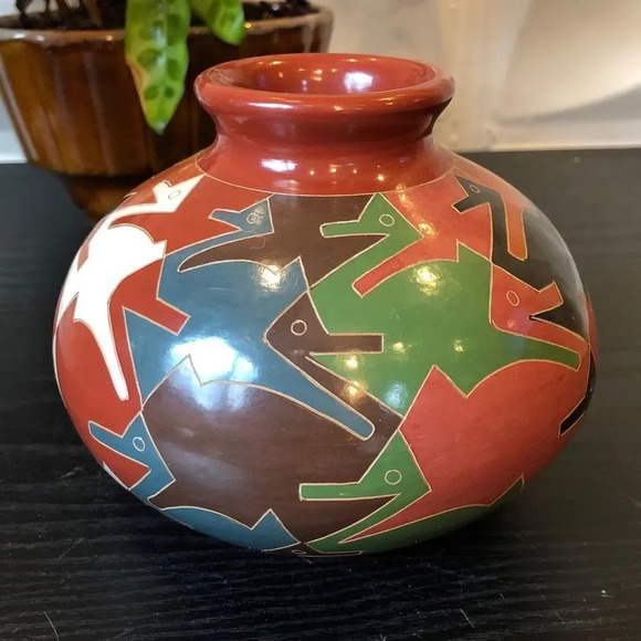 Nicarguense San Juan De Oriente  Artist Signed  Polychrome Pottery Jar Vase - Picture 10 of 10